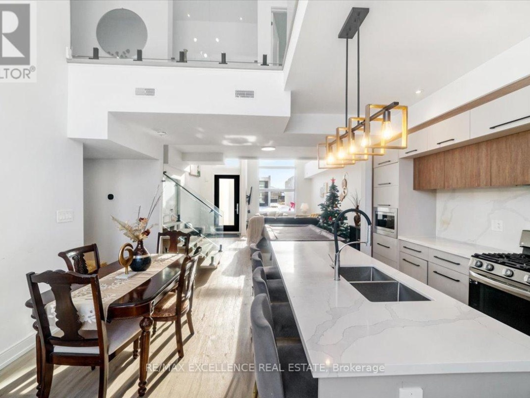 3717 QUAYSIDE DRIVE, Severn (West Shore)
