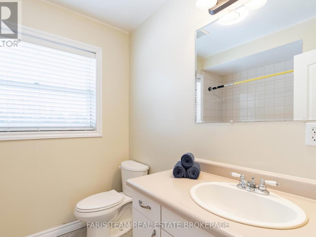 2104 NEWTON STREET, Tay