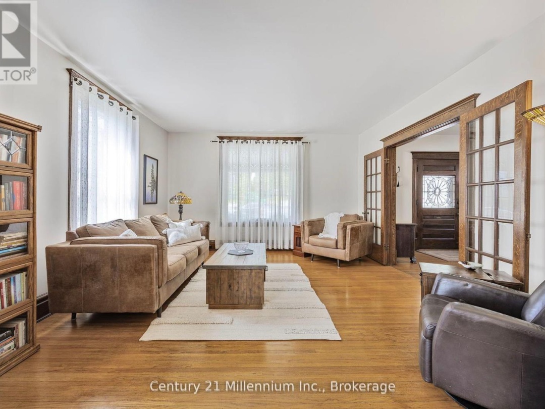 100 MATCHEDASH STREET N, 