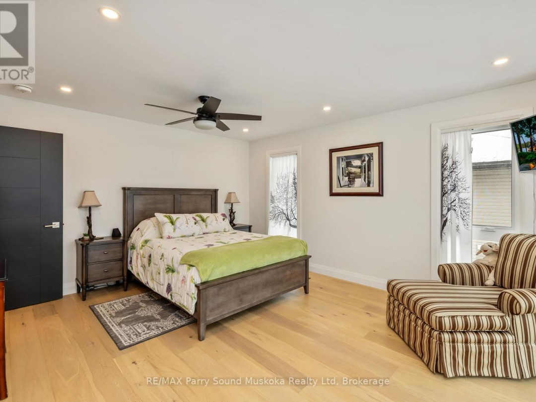 44 DENNIS DRIVE, Parry Sound