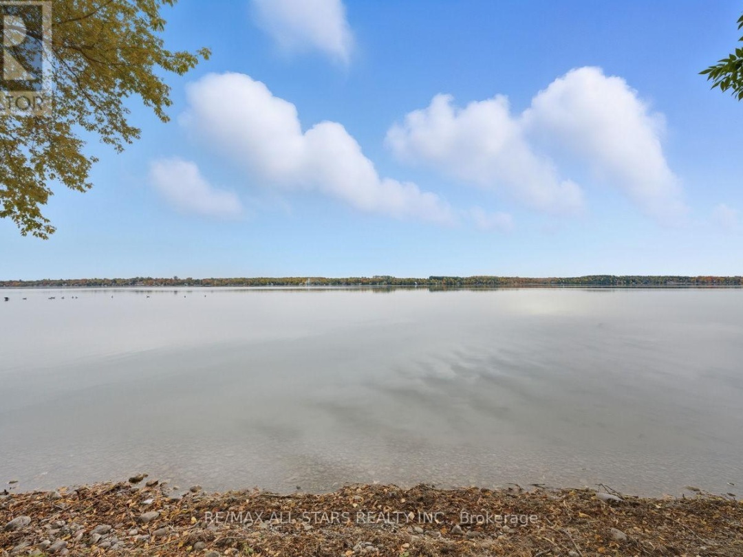 94 PLUM POINT LANE, Lake Scugog