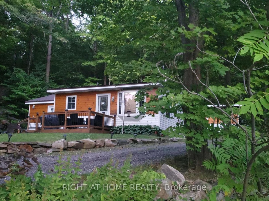 16366 HWY 35, Algonquin Highlands (Stanhope)