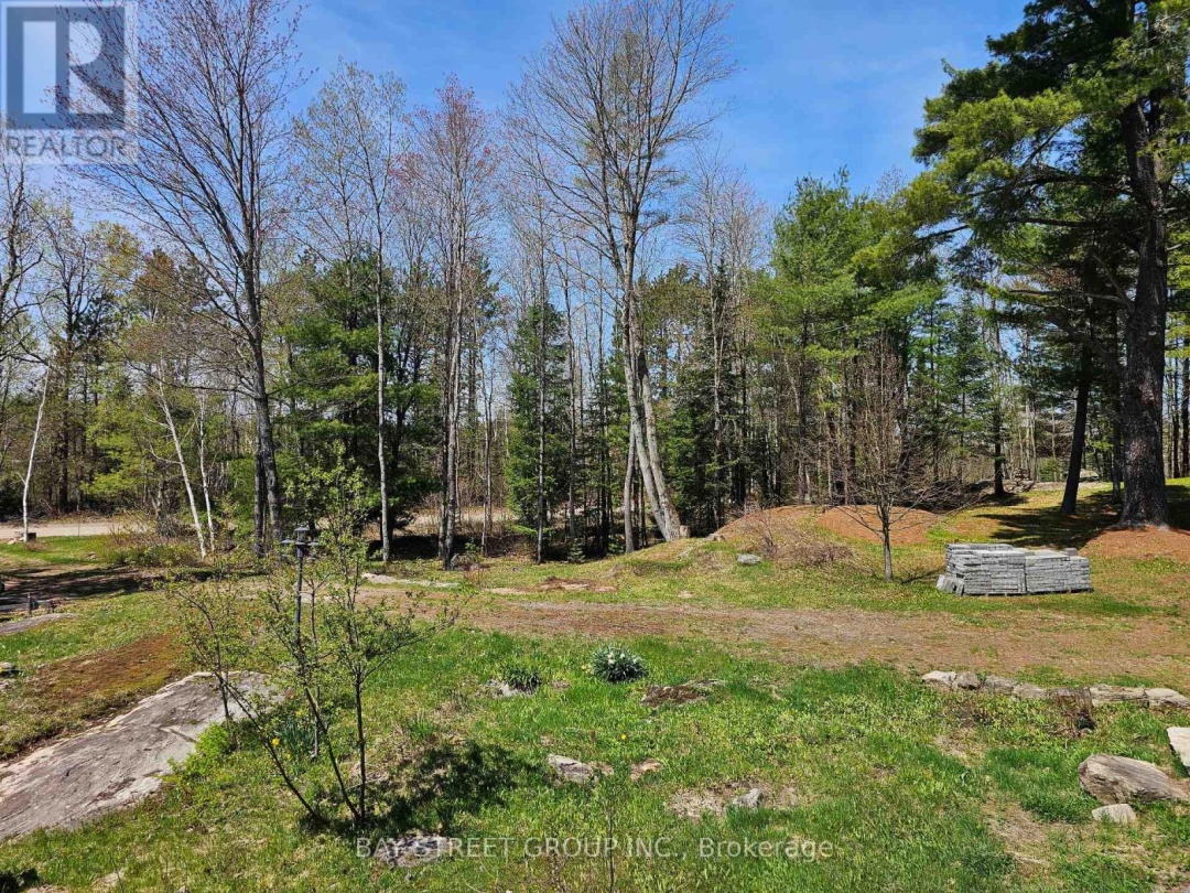 1032 SPRING LAKE ROAD, Bracebridge (Draper)