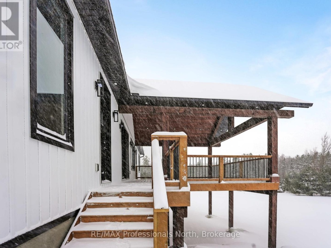 1058 PIPER GLEN ROAD, Minden Hills (Snowdon)