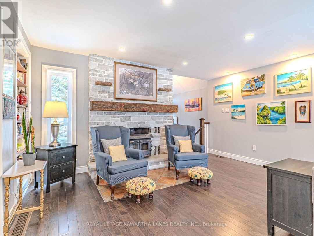 63 ROBINSON AVENUE, Mitchell Lake