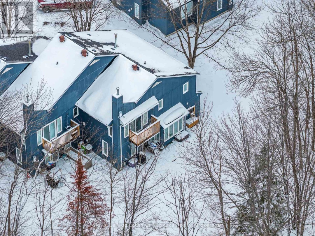4 - 1551 HIDDEN VALLEY ROAD, Peninsula Lake