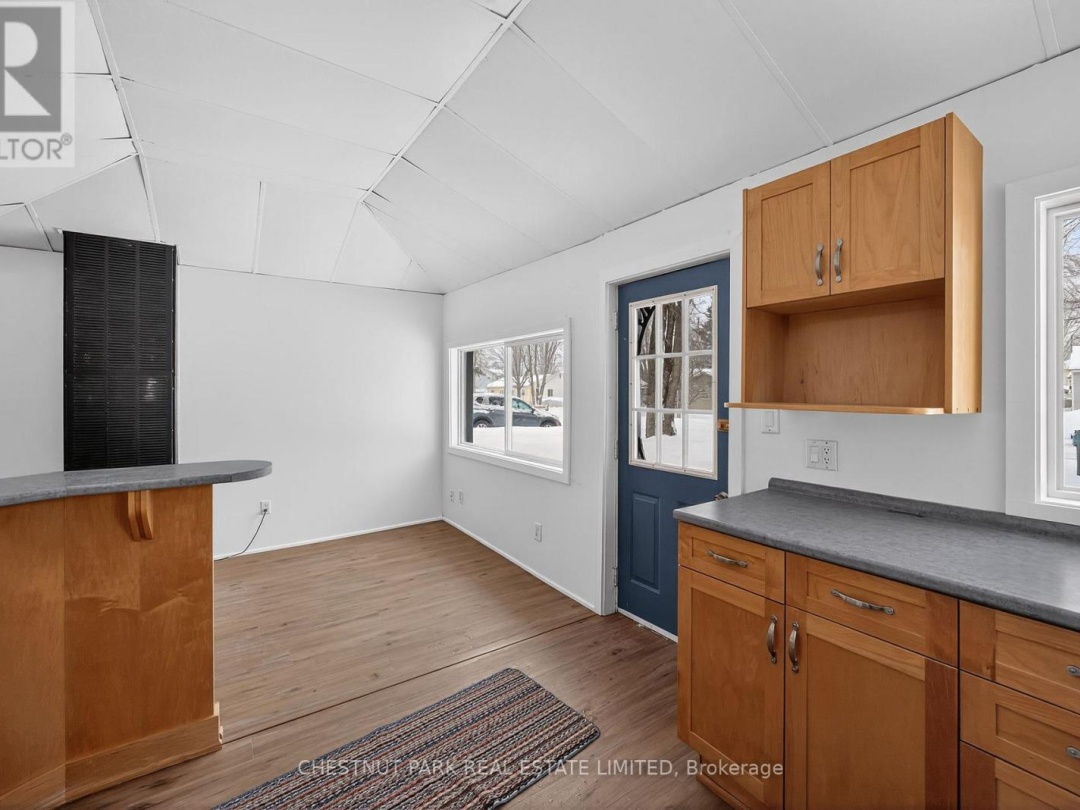 3410 BEACHVIEW AVENUE, Severn (West Shore)