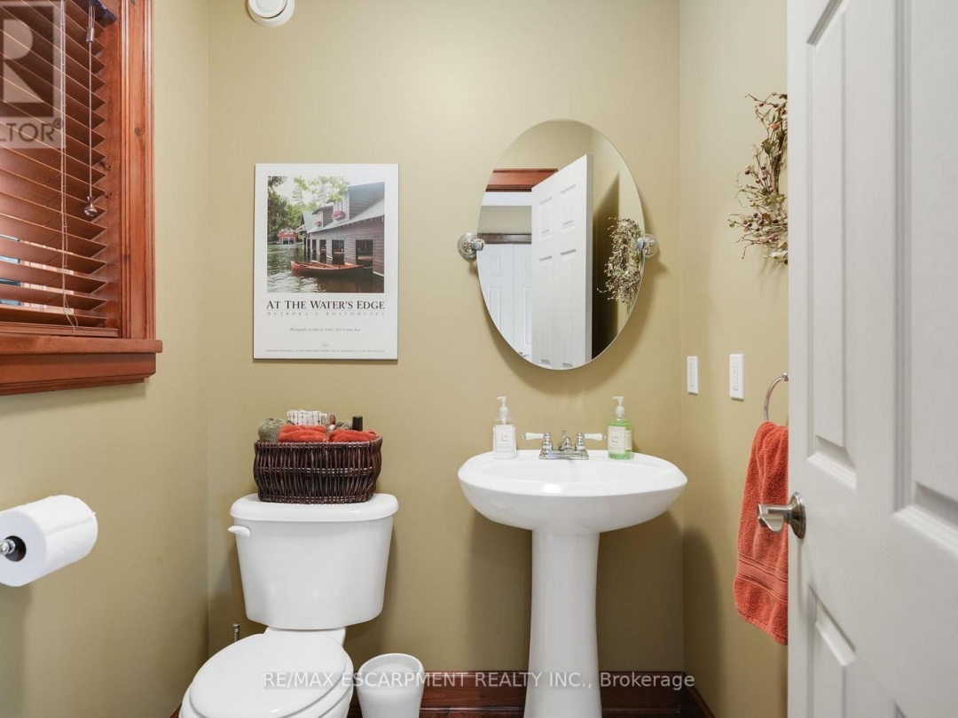 36 MANITOUWABING ESTATES ROAD, Manitouwabing Lake