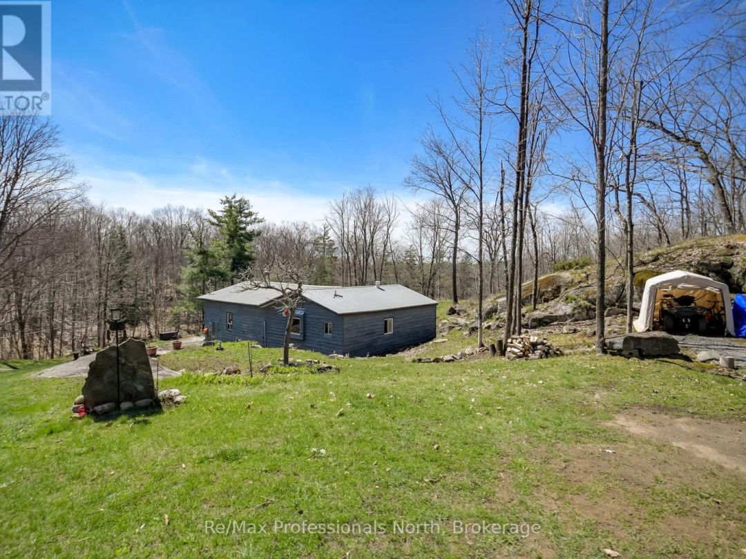 1017 BARLOCHAN ROAD, Muskoka Lakes (Wood (Muskoka Lakes))