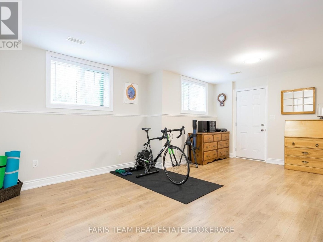 1559 RIMKEY CRESCENT, 