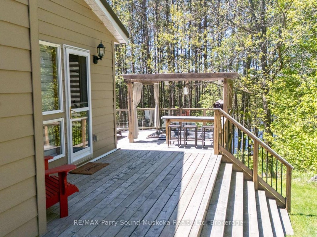 587 CENTRE ROAD, Manitouwabing Lake