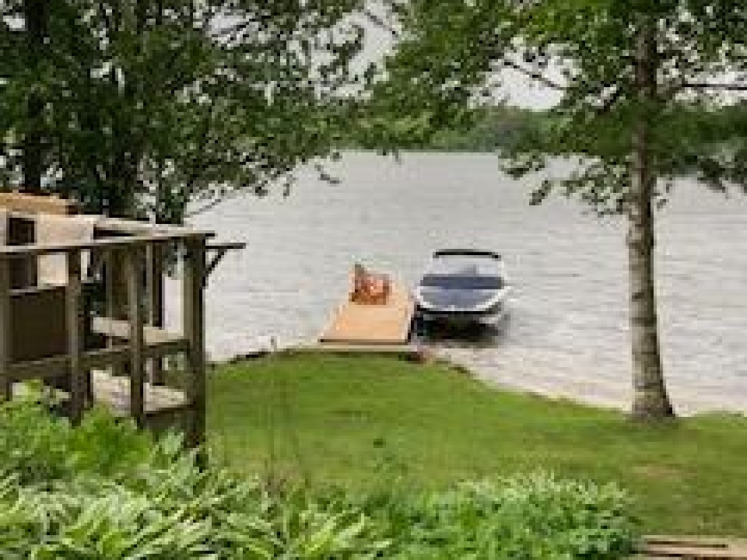 1660 Peninsula Point Road, Sparrow Lake