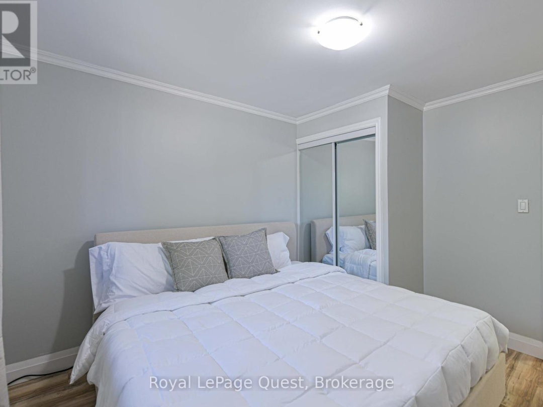 401 MISSISSAGA STREET W, 