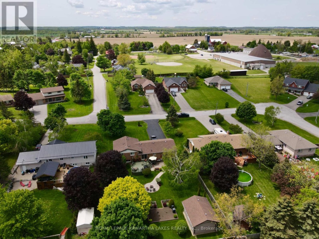 30 Grant Drive, Kawartha Lakes (Oakwood)