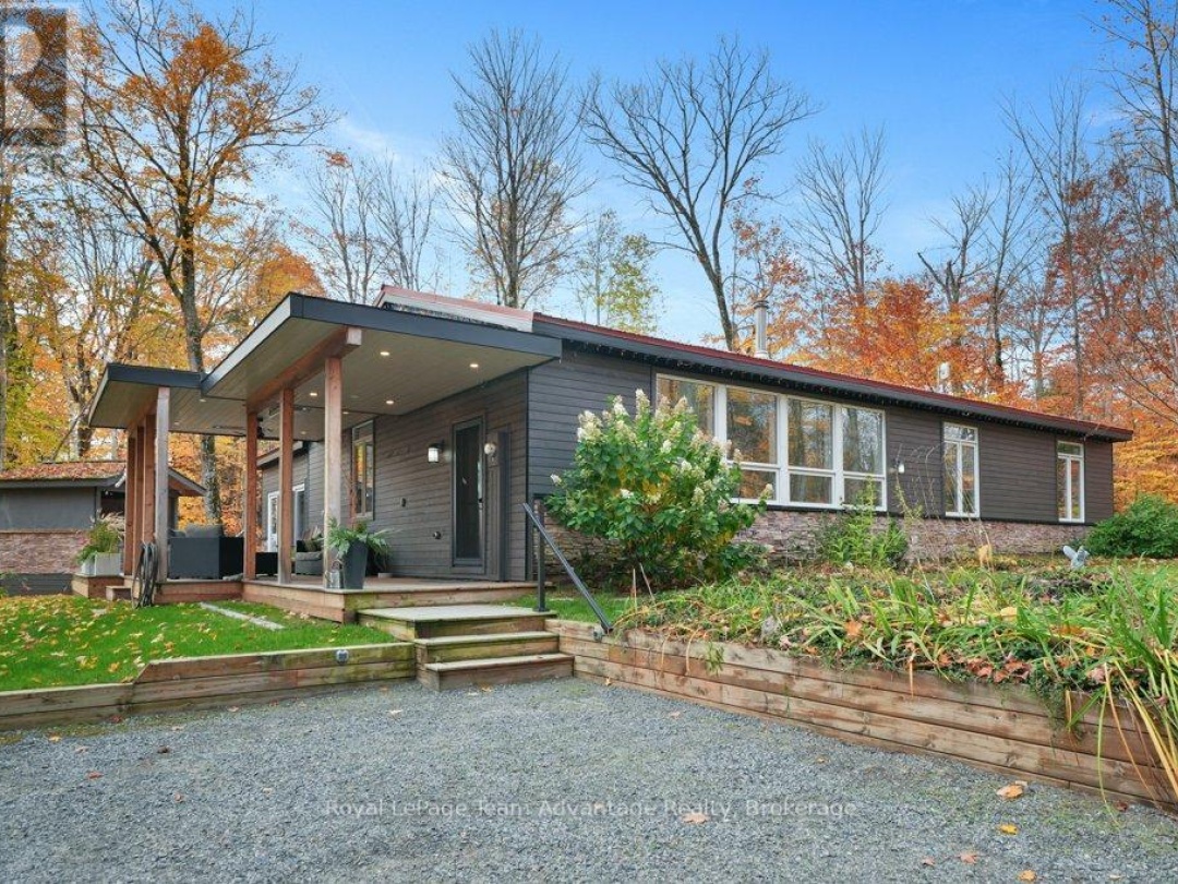 34 BEECHWOOD LANE, Hooton Lake