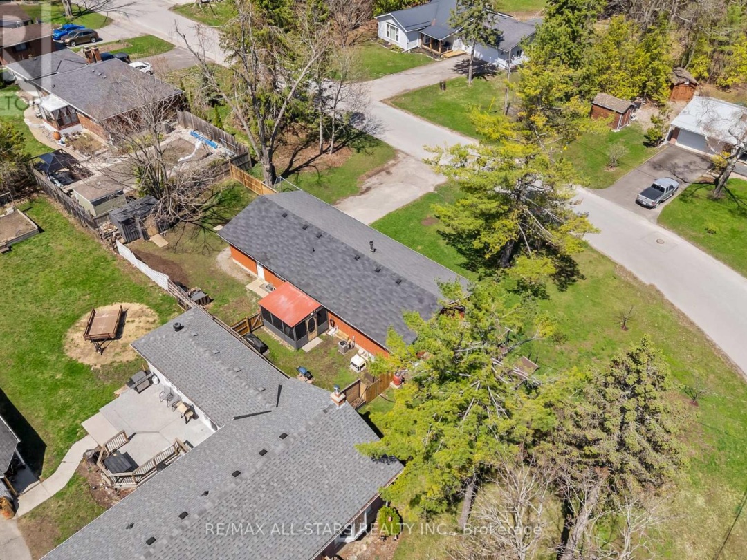 49 KENNEDY DRIVE, Kawartha Lakes (Fenelon Falls)