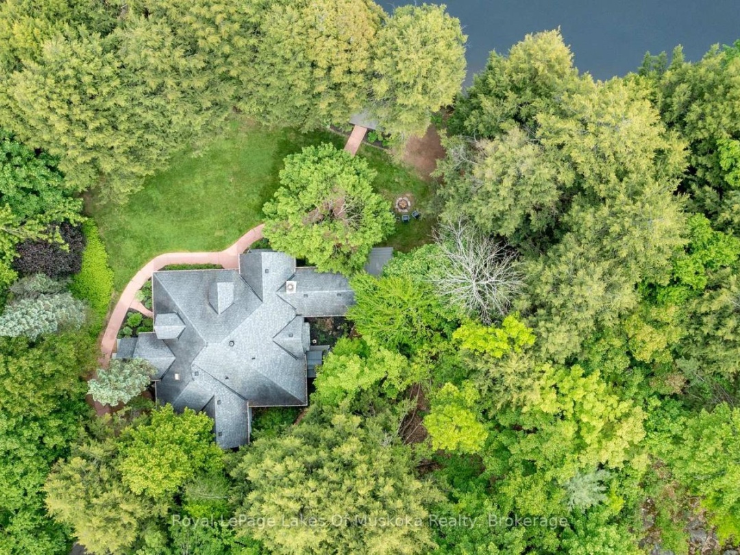 103 SOUTHBANK DRIVE, Muskoka River