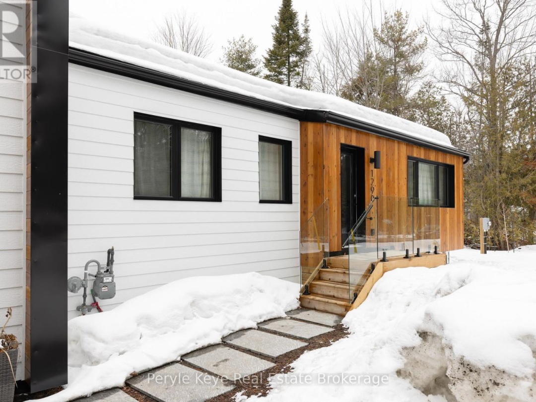 1290 CEDAR LANE, Bracebridge (Macaulay)