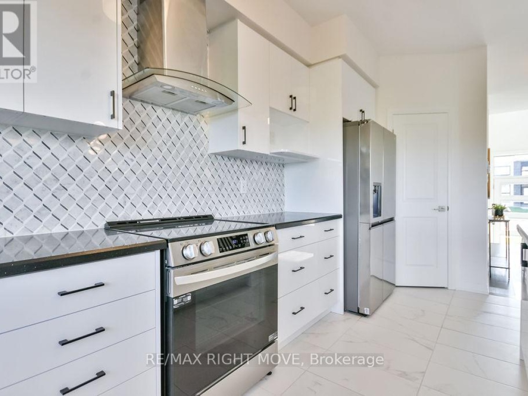 3721 QUAYSIDE DRIVE, Severn (West Shore)