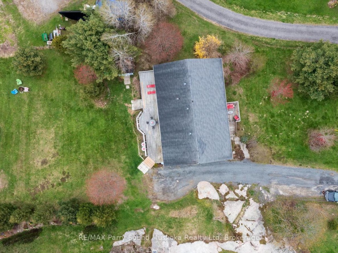 54 PINERIDGE DRIVE, McDougall