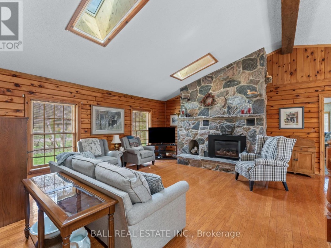 48 STANLEY DRIVE, Kawartha Lakes (Fenelon Falls)