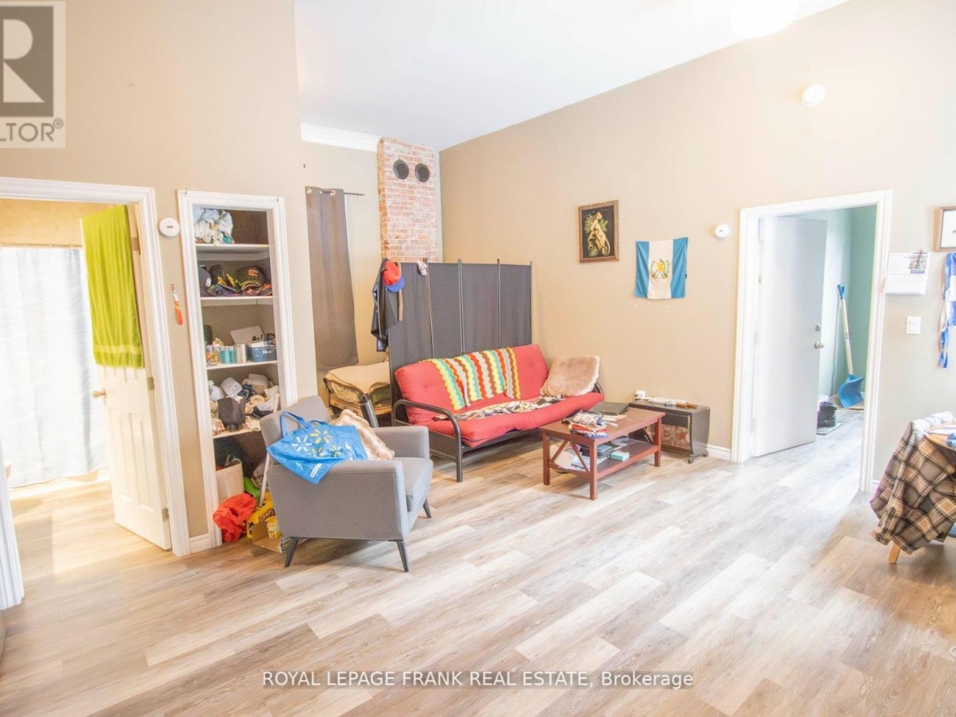 49 MAIN STREET, Kawartha Lakes (Bobcaygeon)