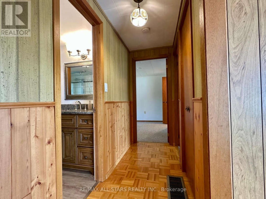 91 FRONT STREET W, 