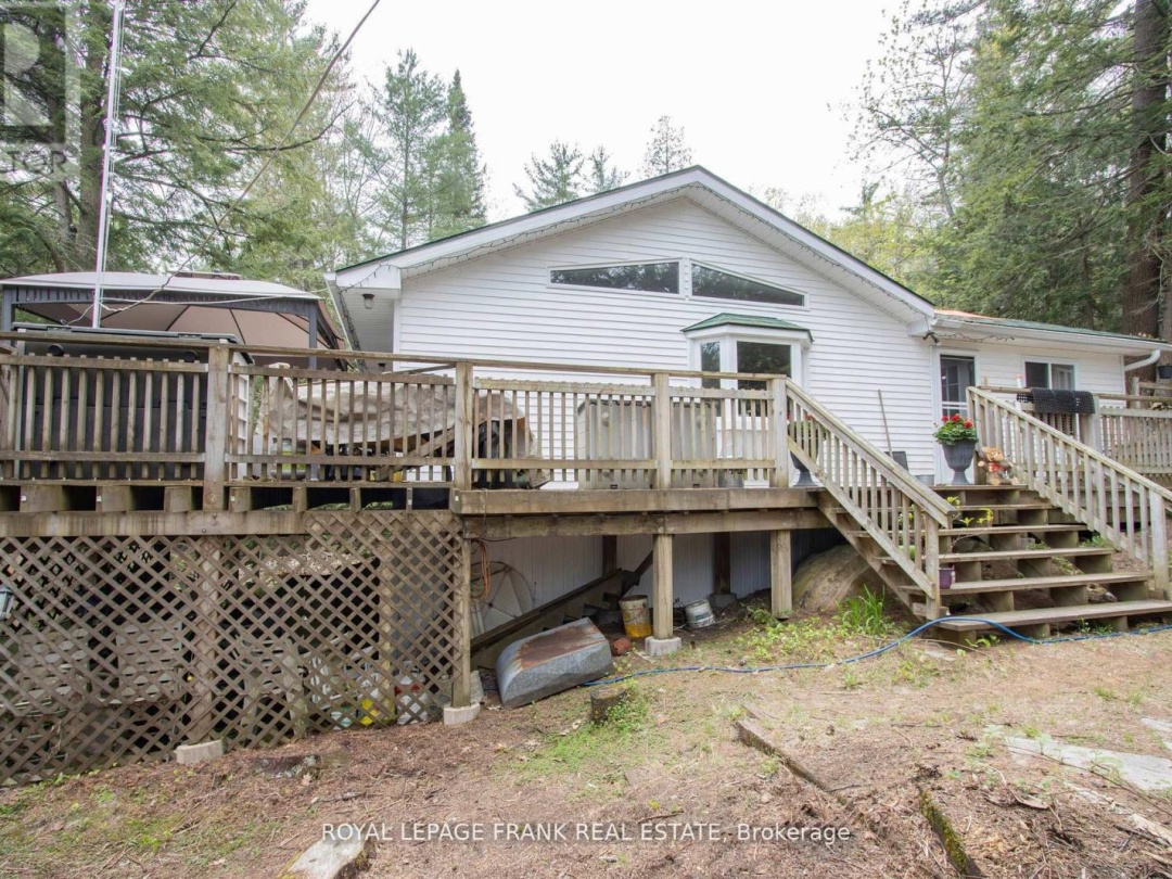 1070 TOWERING OAKS TRAIL, 