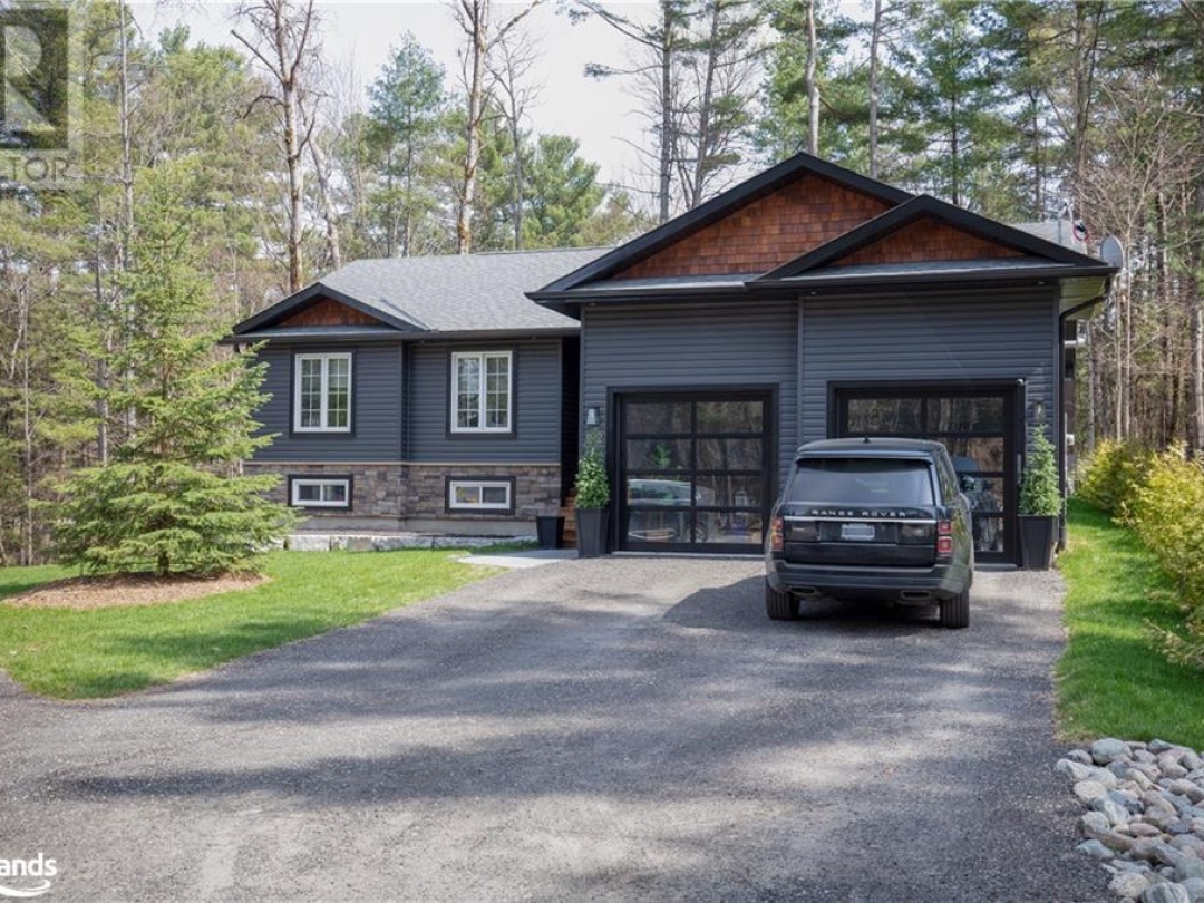 1043 Fleming Drive W, Gravenhurst