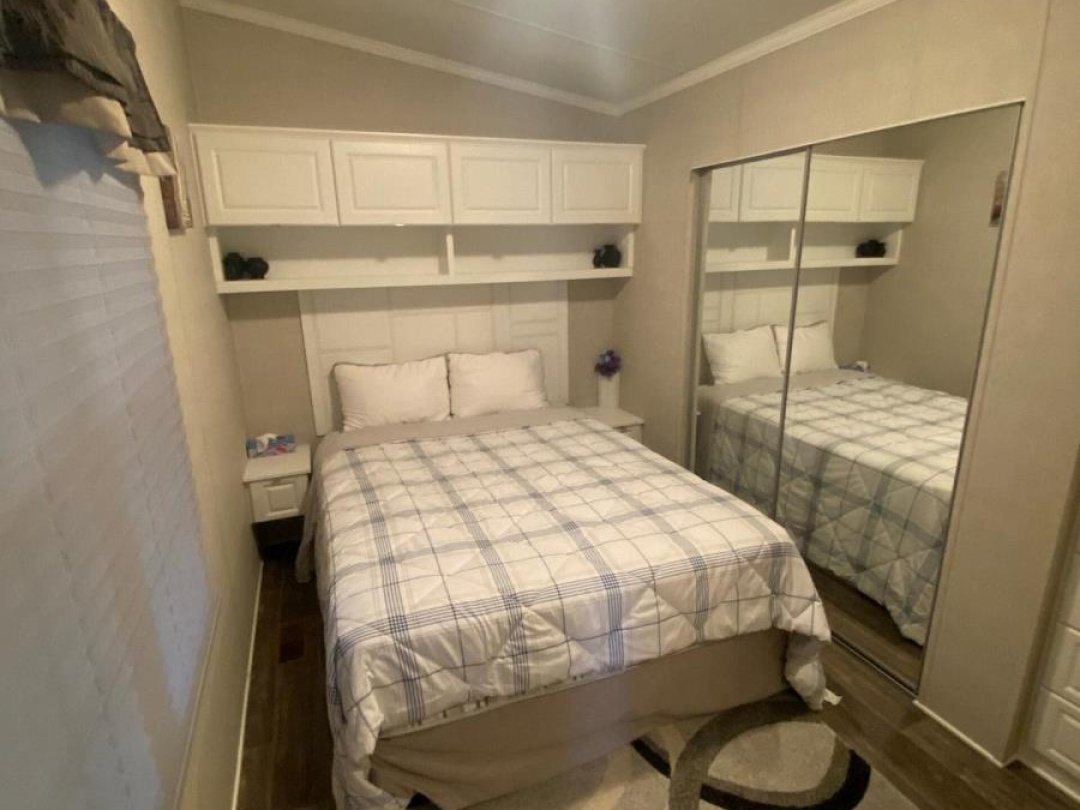 SMR220 - 1082 SHAMROCK MARINA ROAD, 