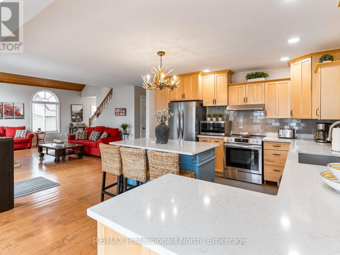 3179 TRAPPERS TRAIL, Miskwabi Lake