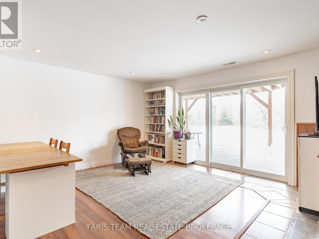 1520 ROSEMOUNT ROAD, Tay