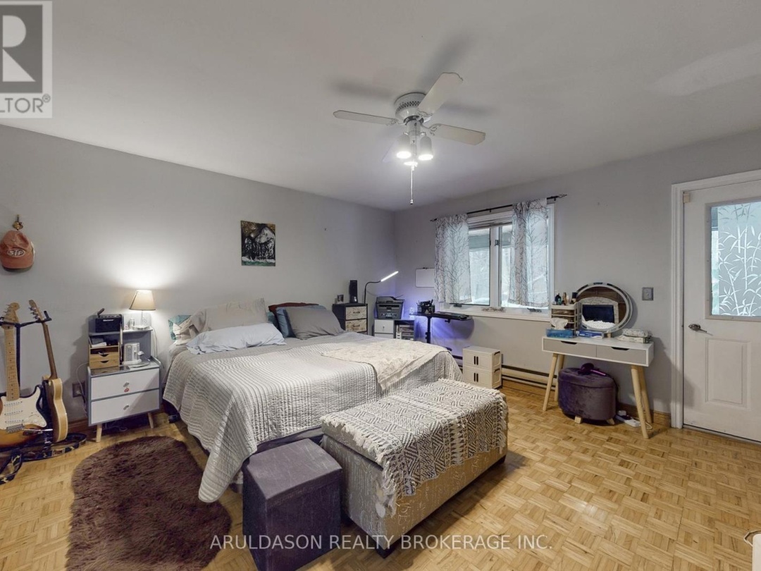 1208 BIRCHCLIFFE CRESCENT, Severn
