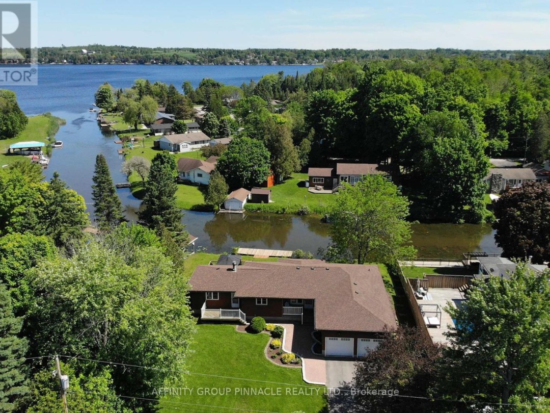 50 North Bayou Road, Sturgeon Lake