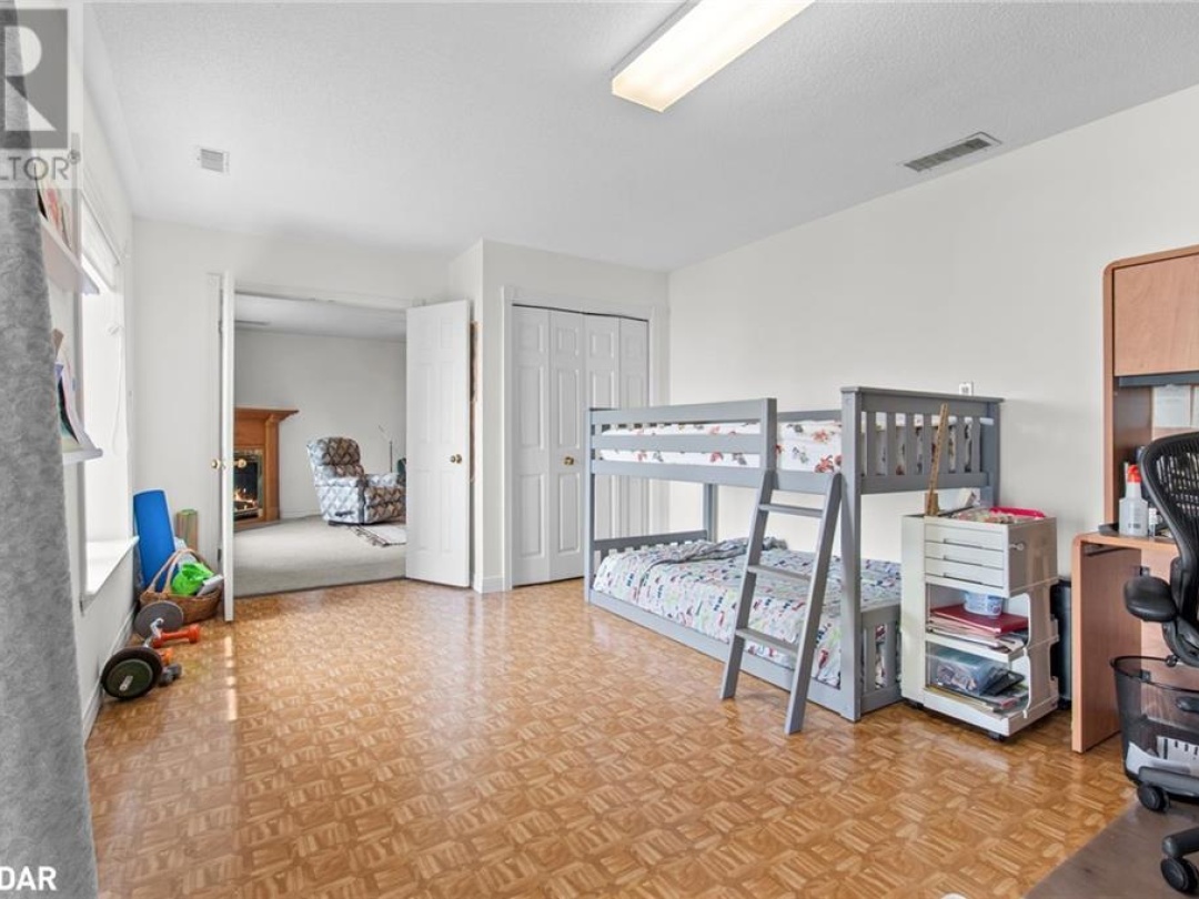 9 BLUERIDGE Crescent, Lake Simcoe
