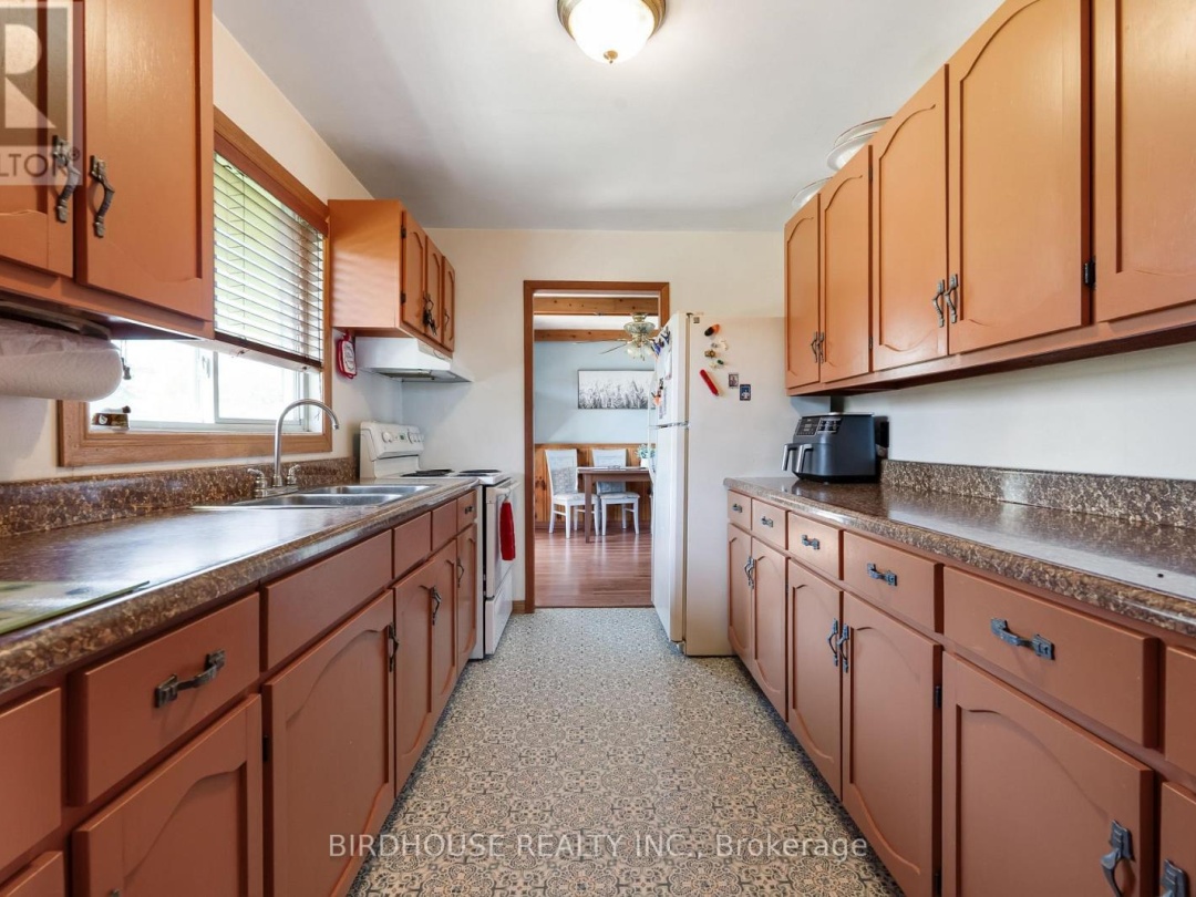 24 GILLIS STREET, Sturgeon Lake