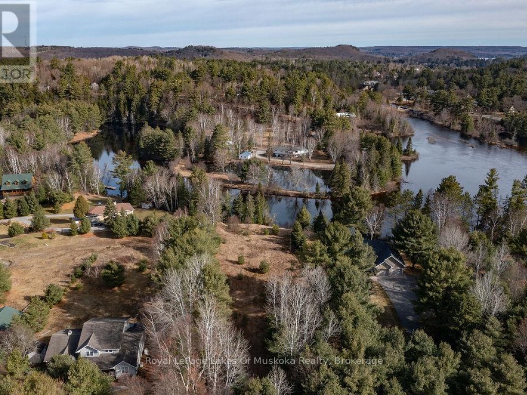 18 SHELLWOOD SHORES AVENUE, Lake Muskoka