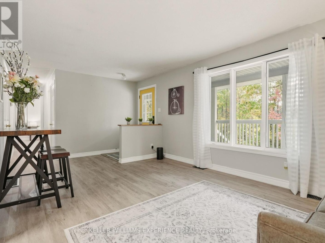 2372 KINNEAR SIDE ROAD, 