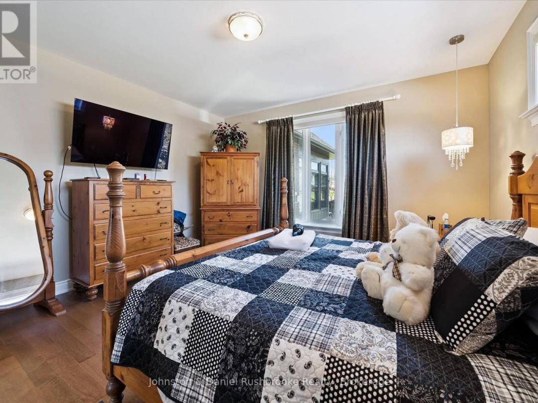 1842 MEADOWVIEW COURT, Severn (Marchmont)