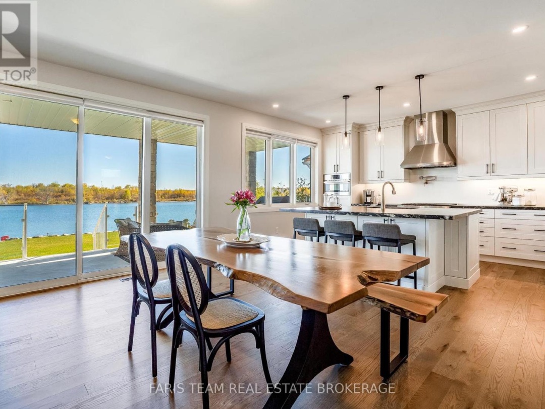 7 DOCK LANE, Georgian Bay