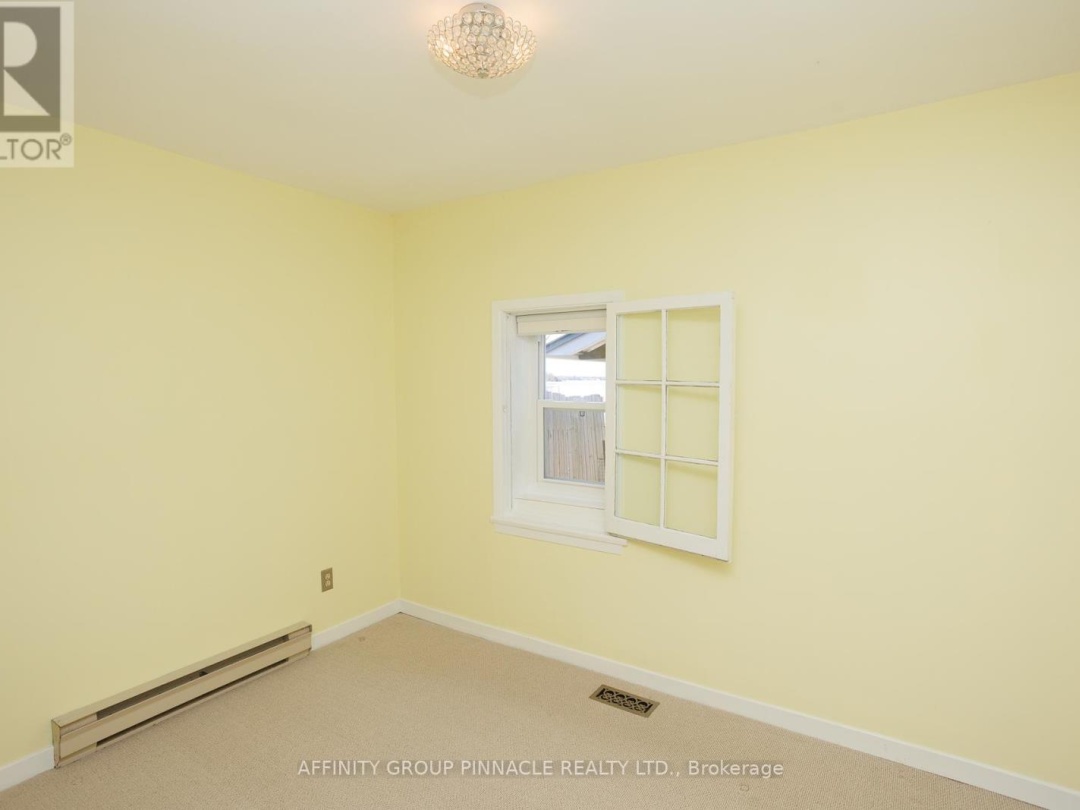 14 ORIOLE ROAD, Cameron Lake