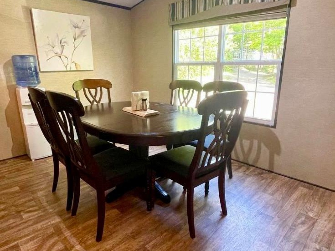 439 SPRINGWATER CRESCENT, Bonnie Lake