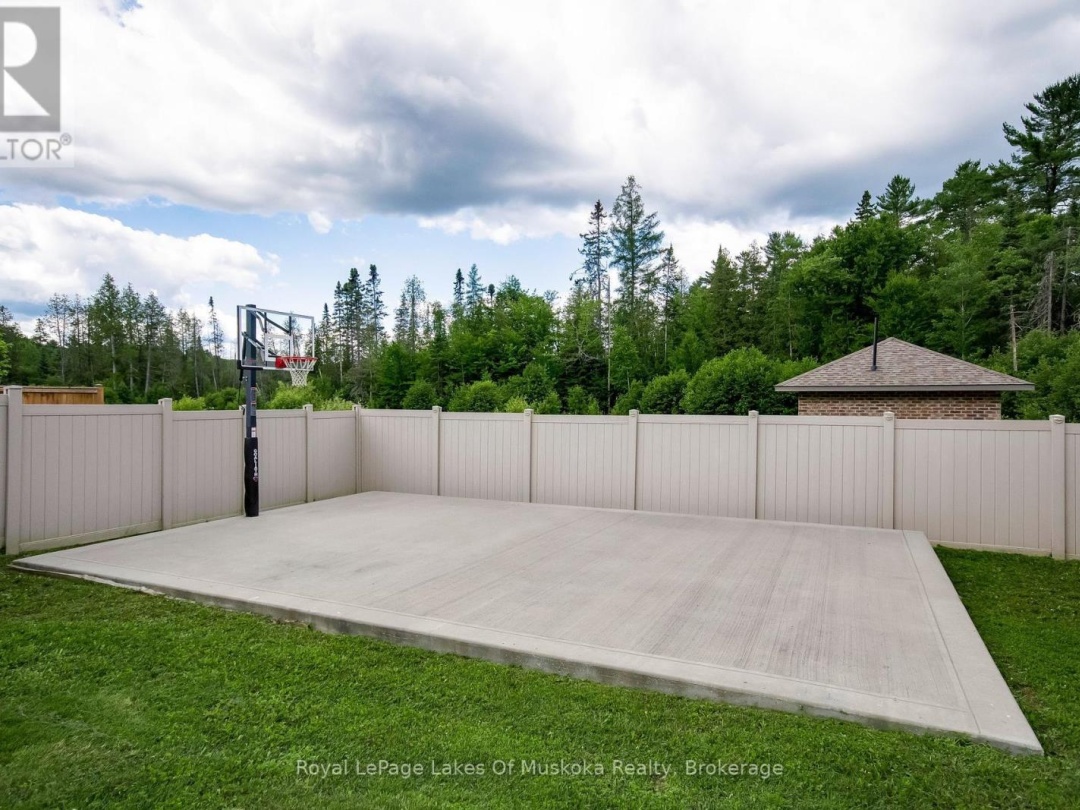 75 SELKIRK DRIVE, Huntsville (Chaffey)