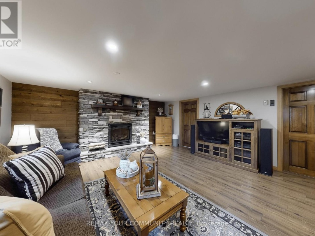 30 GRANT DRIVE, Kawartha Lakes (Oakwood)