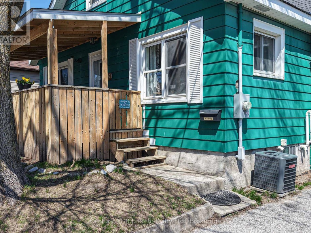 76 MCKENZIE STREET, Orillia