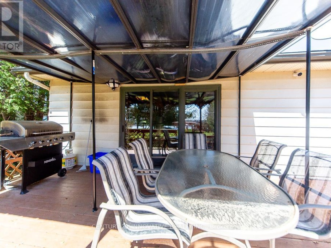 159 MCGUIRE BEACH ROAD, Canal Lake