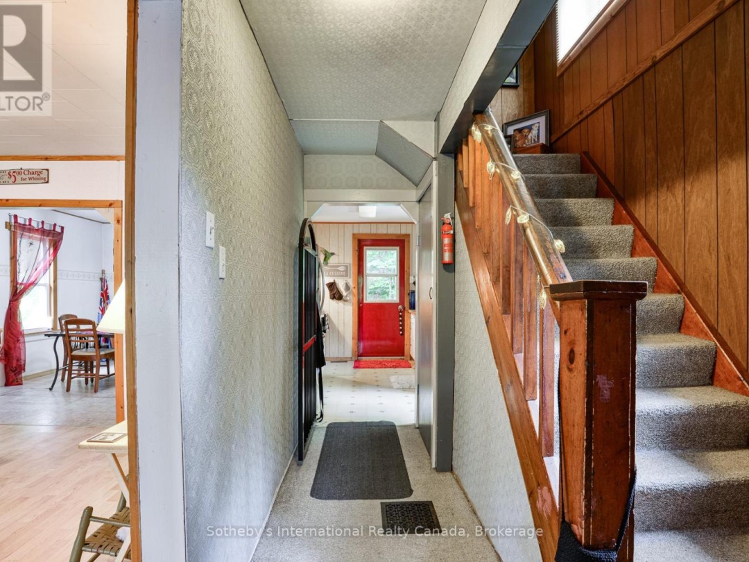 1079 HEWLITT ROAD, 