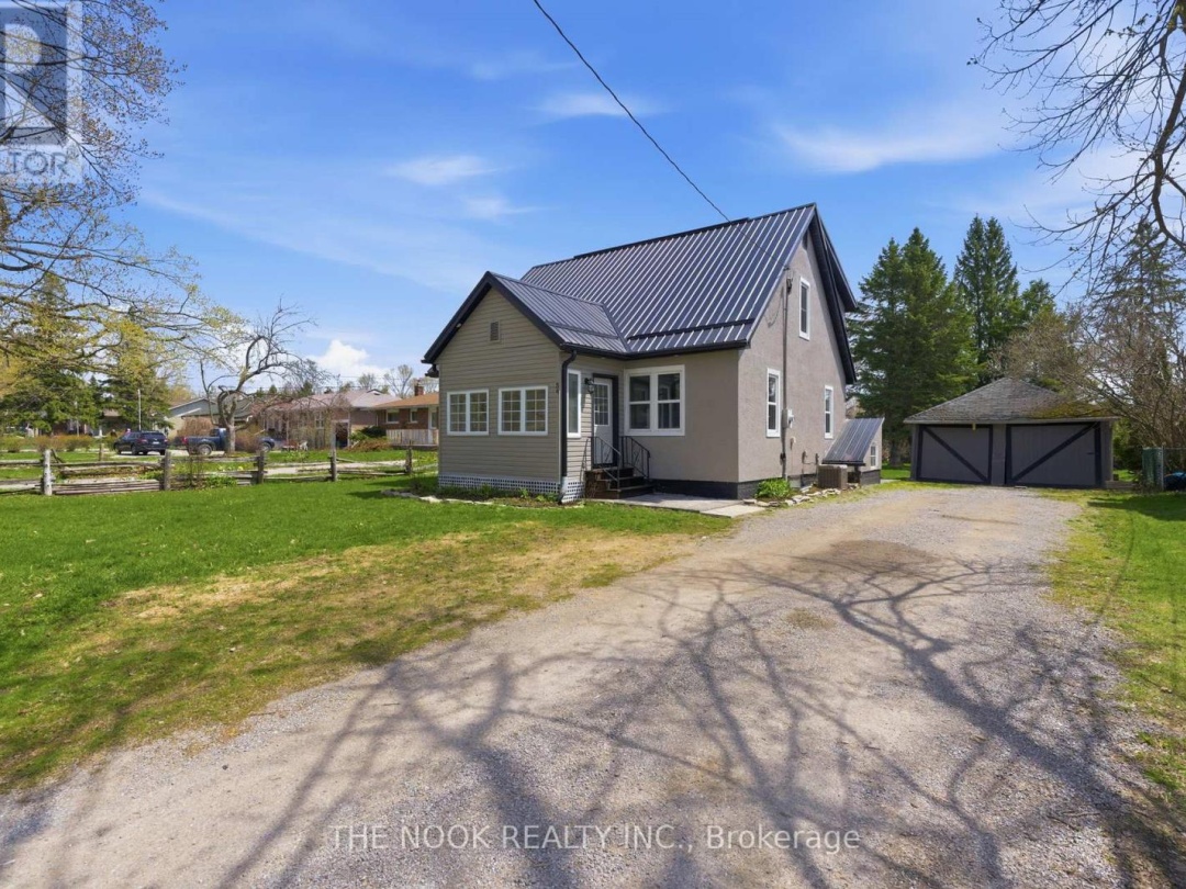 54 CLIFTON STREET, Kawartha Lakes (Fenelon Falls)
