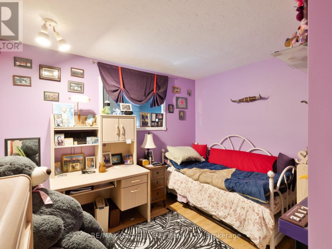 33 ANDERSON CRESCENT, 