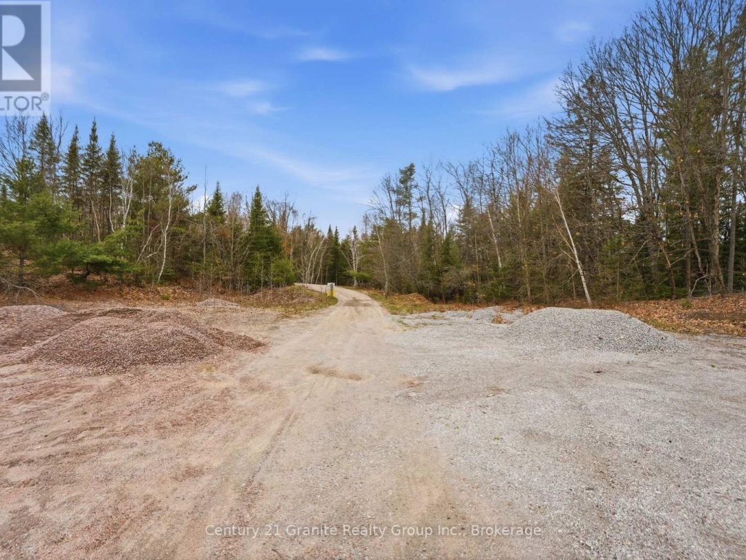 1314 HUNTER CREEK ROAD, Minden Hills (Lutterworth)